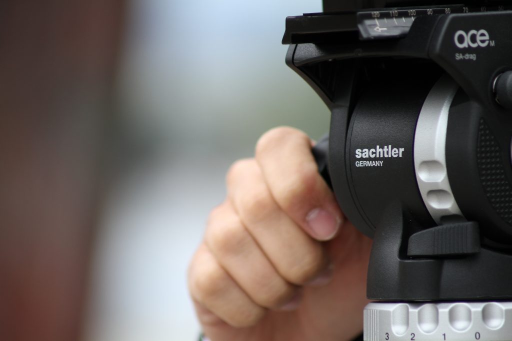 Sachtler Ace Fluid Head with 2-Stage Aluminum Tripod & On-Ground Spreader 1002